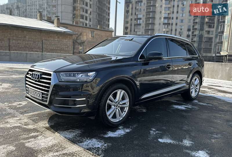 Позашляховик / Кросовер Audi Q7 2016 в Києві