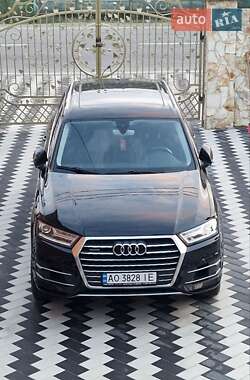 Внедорожник / Кроссовер Audi Q7 2016 в 