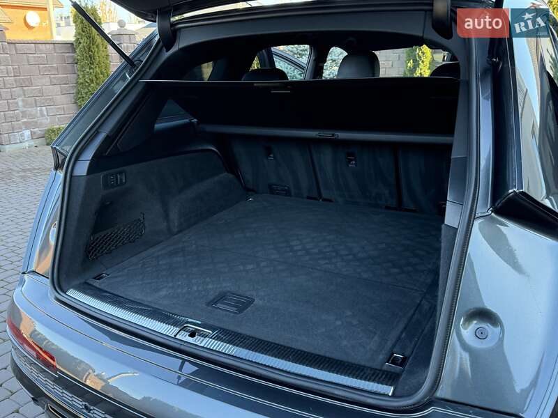 Внедорожник / Кроссовер Audi Q7 2020 в Ровно