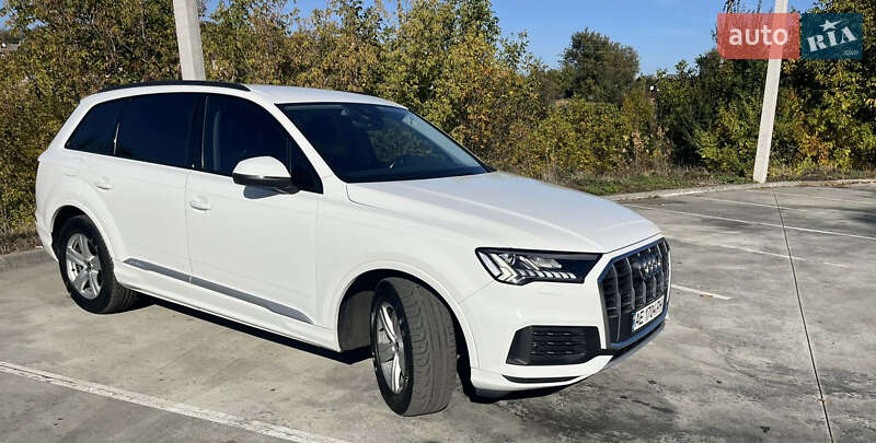 Внедорожник / Кроссовер Audi Q7 2021 в Синельниково