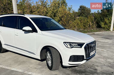 Внедорожник / Кроссовер Audi Q7 2021 в 
