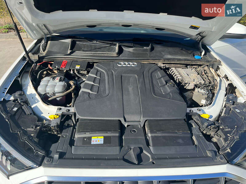 Внедорожник / Кроссовер Audi Q7 2021 в Синельниково
