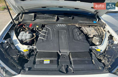 Внедорожник / Кроссовер Audi Q7 2021 в 