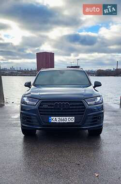 Внедорожник / Кроссовер Audi Q7 2016 в 