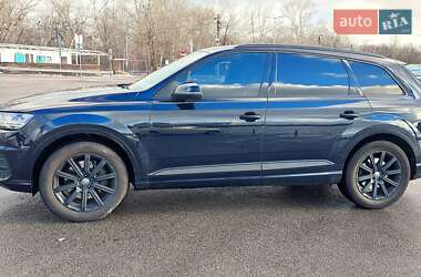 Внедорожник / Кроссовер Audi Q7 2016 в 