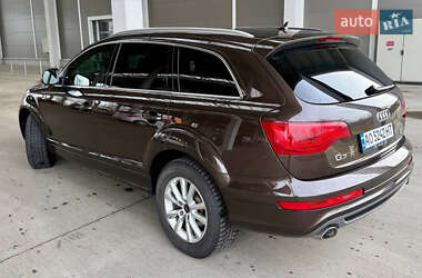 Позашляховик / Кросовер Audi Q7 2013 в 