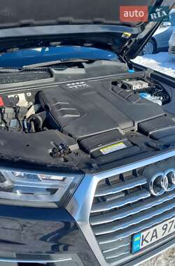 Внедорожник / Кроссовер Audi Q7 2016 в 
