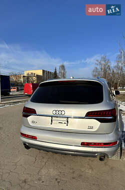 Внедорожник / Кроссовер Audi Q7 2011 в 