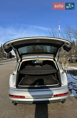 Внедорожник / Кроссовер Audi Q7 2011 в 
