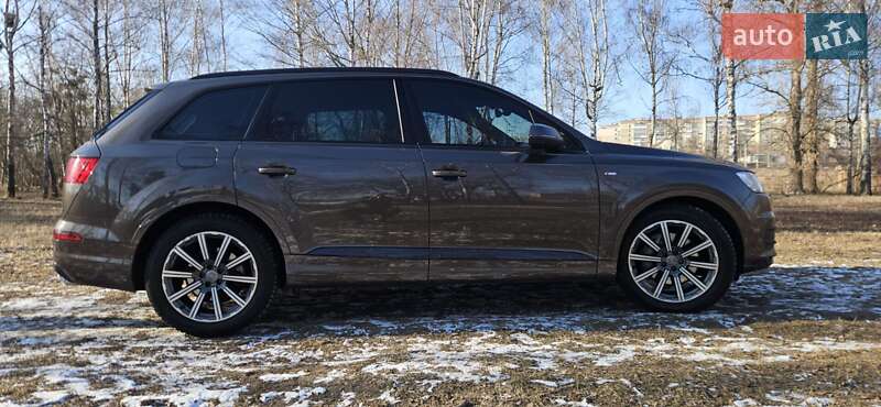 Позашляховик / Кросовер Audi Q7 2016 в Вінниці