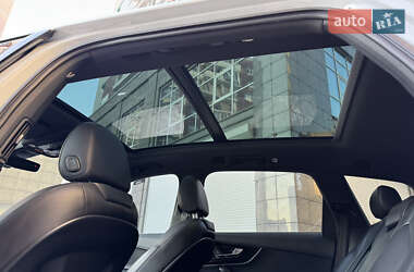 Внедорожник / Кроссовер Audi Q7 2016 в 