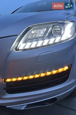 Внедорожник / Кроссовер Audi Q7 2011 в 