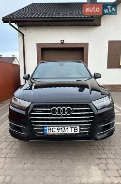 Внедорожник / Кроссовер Audi Q7 2017 в 