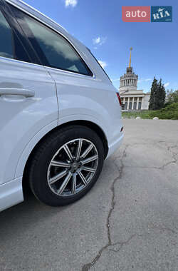 Внедорожник / Кроссовер Audi Q7 2018 в 