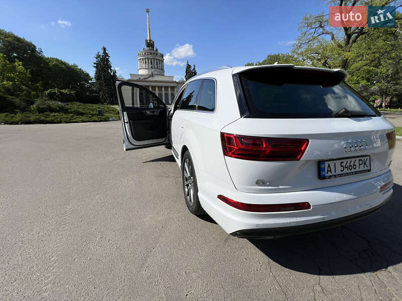 Позашляховик / Кросовер Audi Q7 2018 в Києві