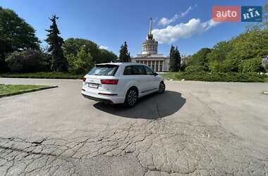 Внедорожник / Кроссовер Audi Q7 2018 в 