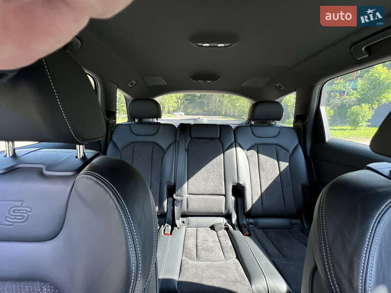 Позашляховик / Кросовер Audi Q7 2018 в Києві