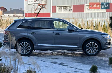 Позашляховик / Кросовер Audi Q7 2017 в 