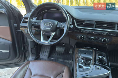 Позашляховик / Кросовер Audi Q7 2017 в 
