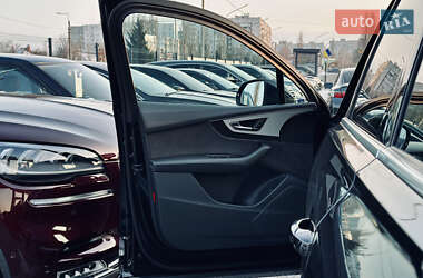 Внедорожник / Кроссовер Audi Q7 2017 в 