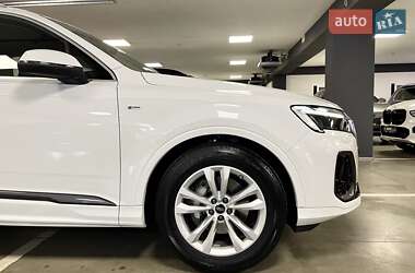 Внедорожник / Кроссовер Audi Q7 2025 в 