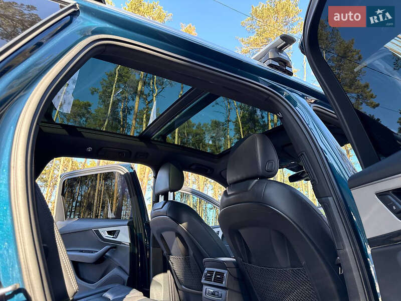 Позашляховик / Кросовер Audi Q7 2017 в Житомирі
