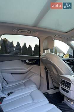 Внедорожник / Кроссовер Audi Q7 2018 в 