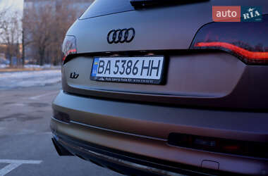 Внедорожник / Кроссовер Audi Q7 2012 в 