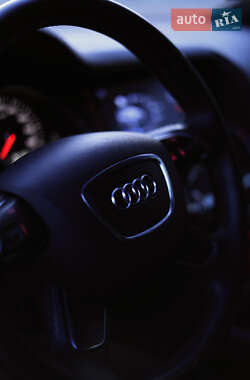 Внедорожник / Кроссовер Audi Q7 2012 в 