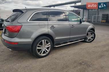 Внедорожник / Кроссовер Audi Q7 2010 в 
