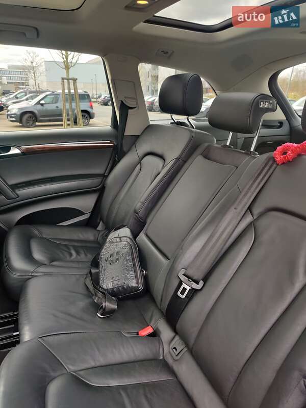 Внедорожник / Кроссовер Audi Q7 2010 в Харькове