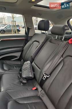 Внедорожник / Кроссовер Audi Q7 2010 в 
