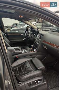 Внедорожник / Кроссовер Audi Q7 2010 в 