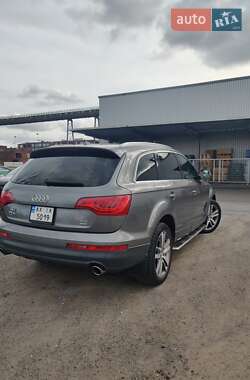 Внедорожник / Кроссовер Audi Q7 2010 в 