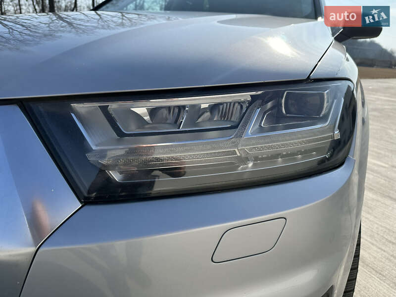 Внедорожник / Кроссовер Audi Q7 2015 в Луцке