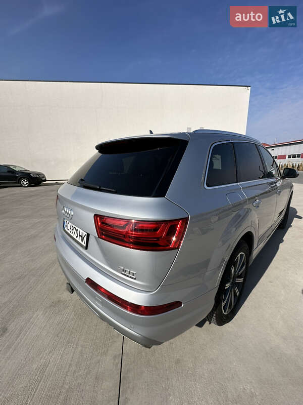 Внедорожник / Кроссовер Audi Q7 2015 в Луцке