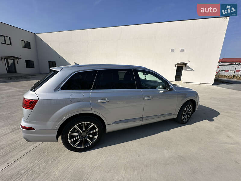 Внедорожник / Кроссовер Audi Q7 2015 в Луцке
