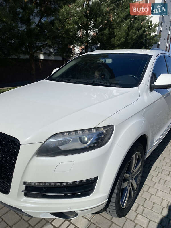 Позашляховик / Кросовер Audi Q7 2010 в Івано-Франківську