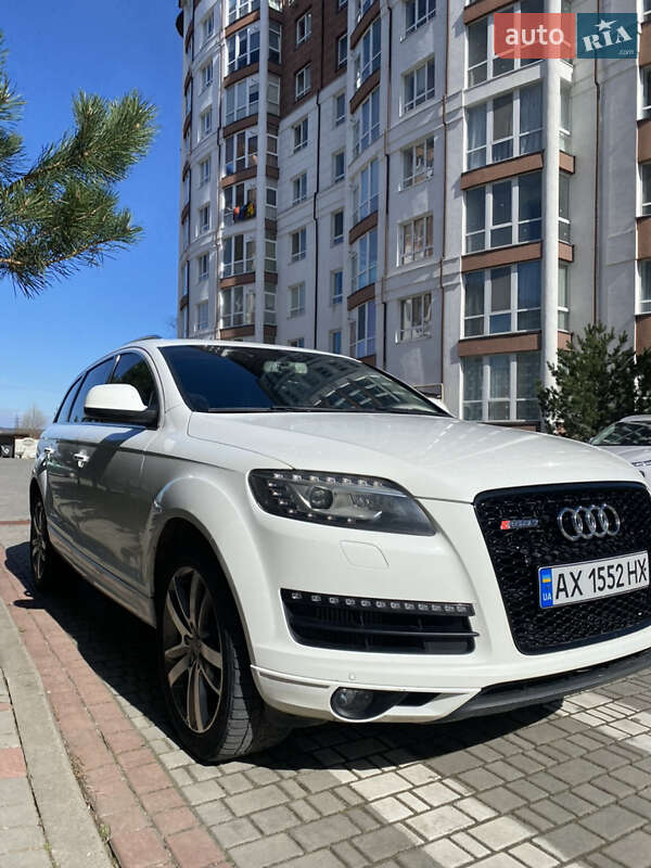 Позашляховик / Кросовер Audi Q7 2010 в Івано-Франківську