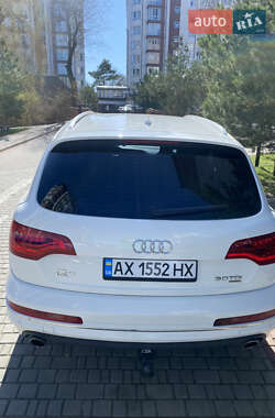 Позашляховик / Кросовер Audi Q7 2010 в 