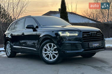 Внедорожник / Кроссовер Audi Q7 2016 в 