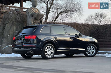 Внедорожник / Кроссовер Audi Q7 2016 в 