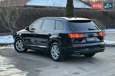 Внедорожник / Кроссовер Audi Q7 2016 в 