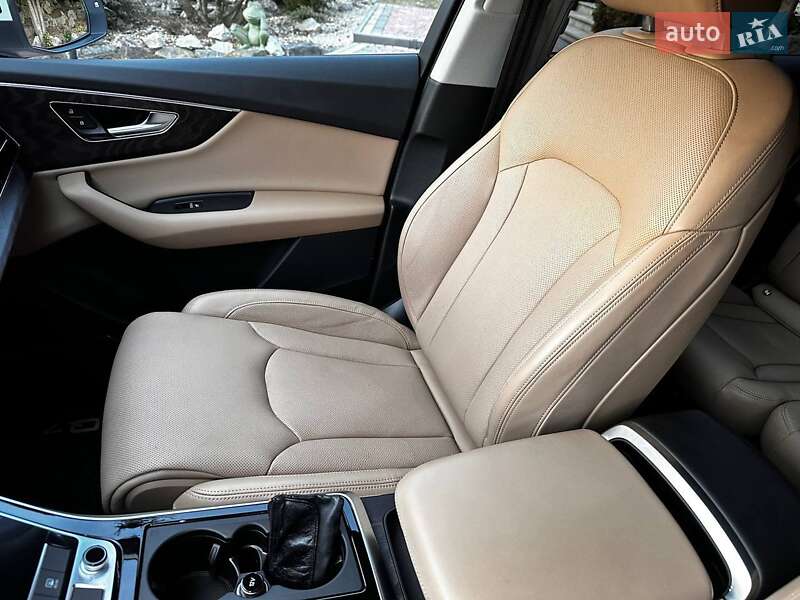 Внедорожник / Кроссовер Audi Q7 2021 в Хусте