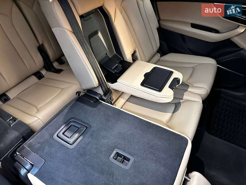 Внедорожник / Кроссовер Audi Q7 2021 в Хусте