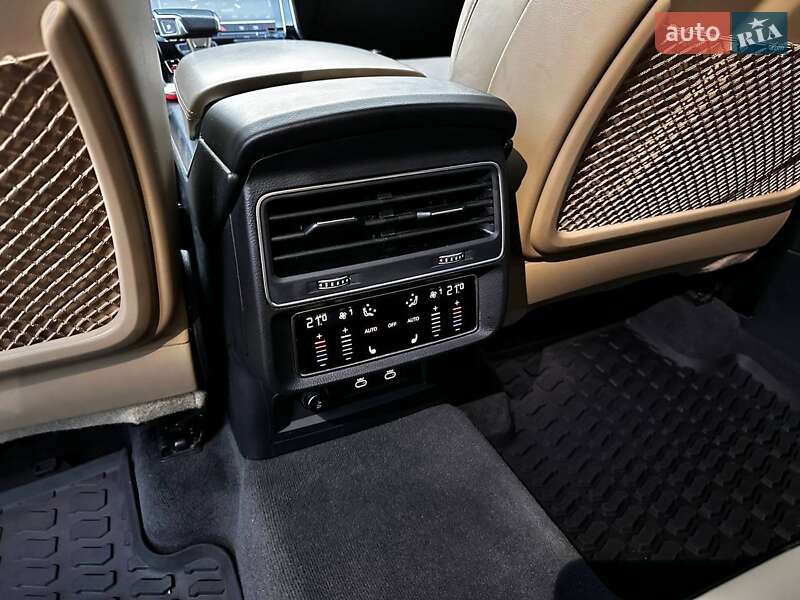 Внедорожник / Кроссовер Audi Q7 2021 в Хусте