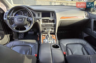 Внедорожник / Кроссовер Audi Q7 2015 в 