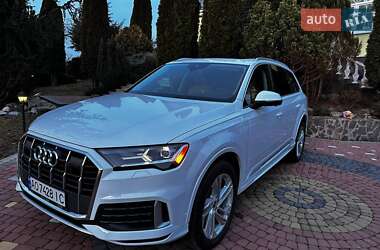 Позашляховик / Кросовер Audi Q7 2021 в 