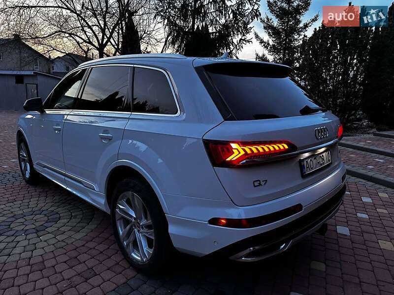 Внедорожник / Кроссовер Audi Q7 2021 в Хусте