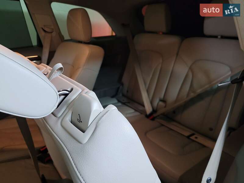 Внедорожник / Кроссовер Audi Q7 2012 в Виннице